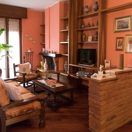 A Casa Di Anna, Elegant Flat In Cremonaアパートメント エクステリア 写真