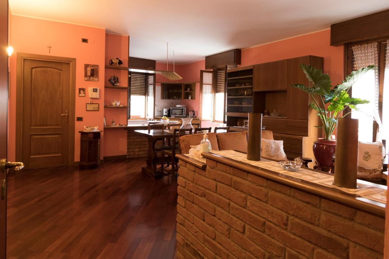 A Casa Di Anna, Elegant Flat In Cremonaアパートメント エクステリア 写真