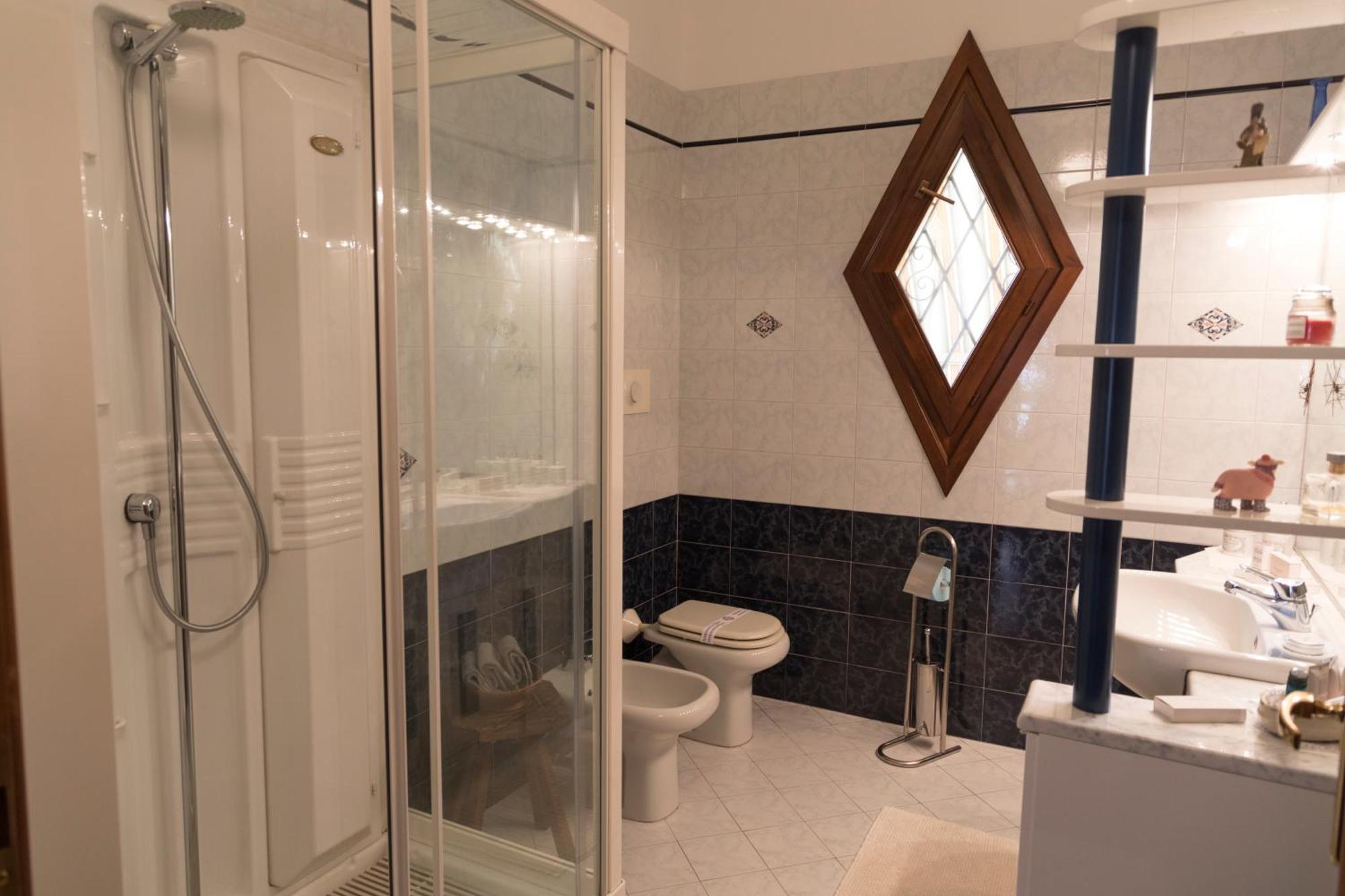 A Casa Di Anna, Elegant Flat In Cremonaアパートメント エクステリア 写真